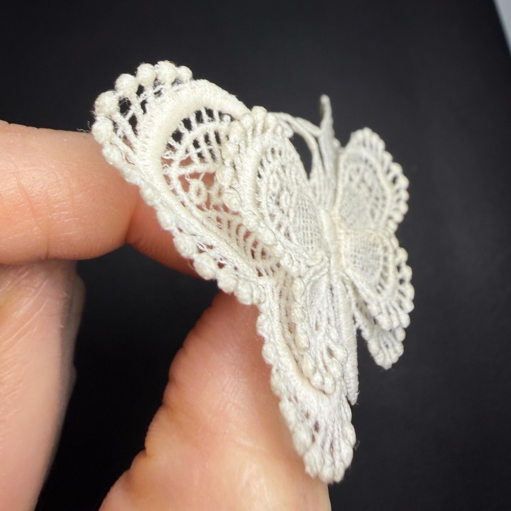 Vintage White Swiss Lace Butterfly Brooch Pin - Picture 12 of 12